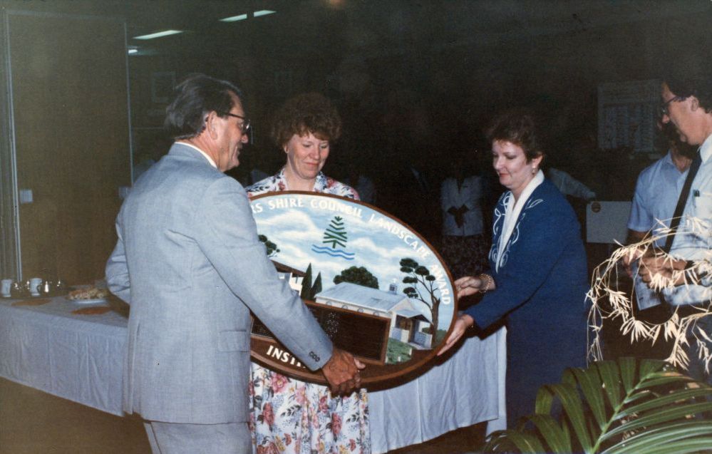 Presentation of Pine Rivers Shire Council 1992 Landscape Awards