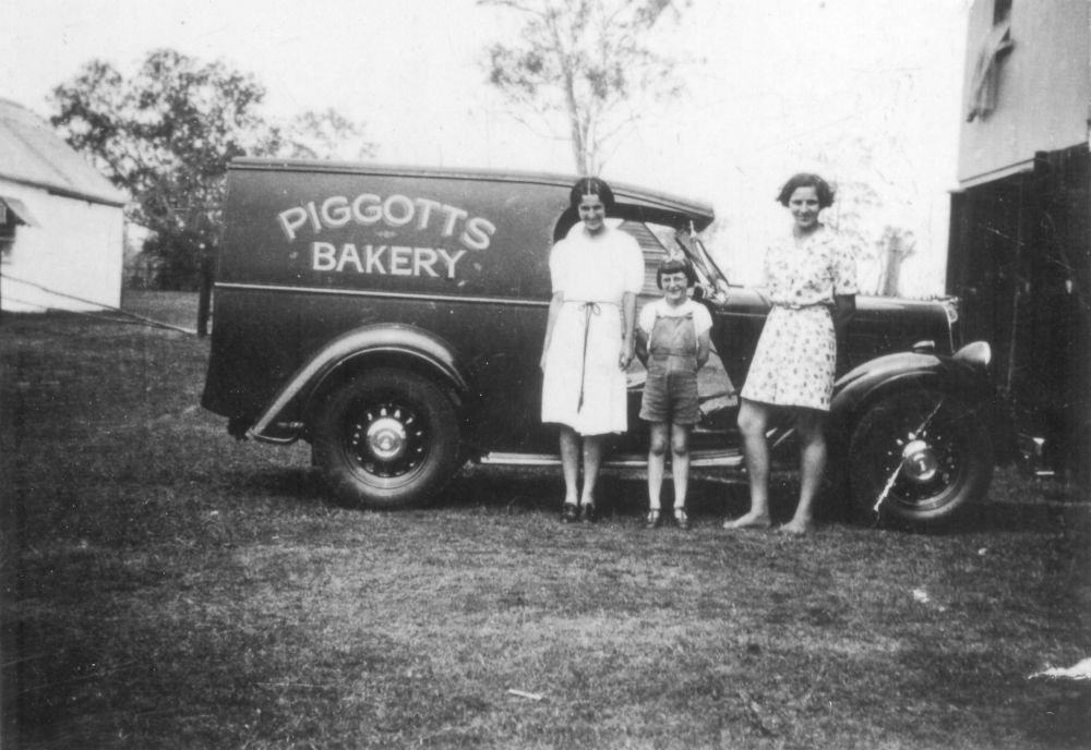 Piggott's Bakery delivery van, mid 1930s