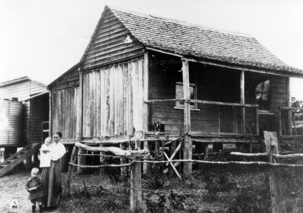 Home of William Weber (Senior) and wife Margaret (nee Wood) at Cedar Creek (now Closeburn)