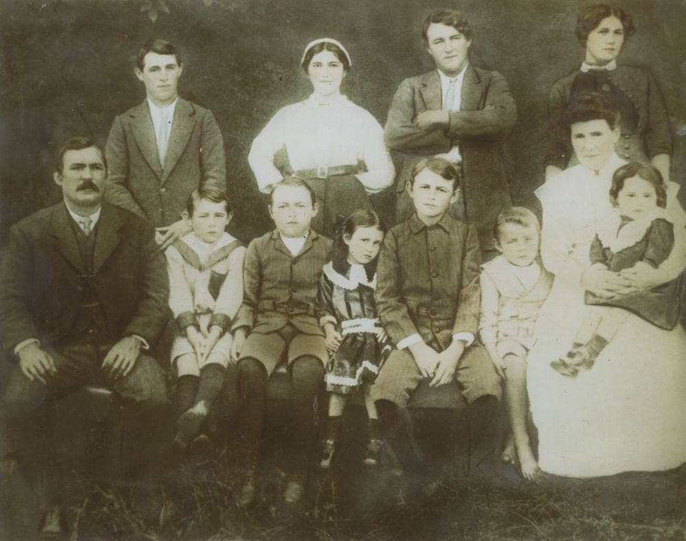 William Henry and Susannah Jane Rohlf and their ten children, 1912