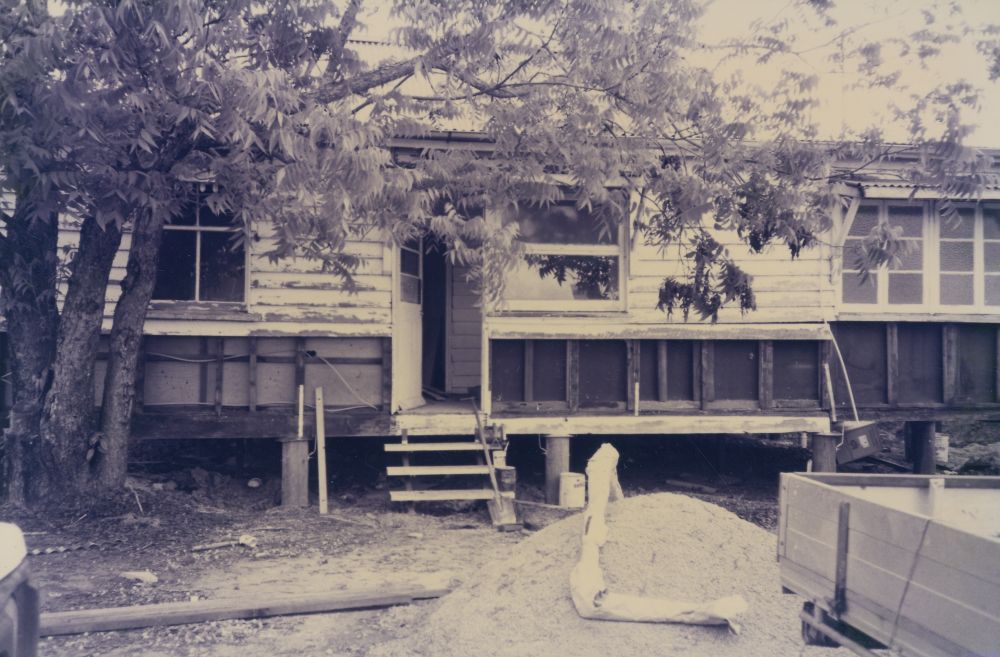 King's Cottage, 18 Dayboro Road Petrie, November 1994