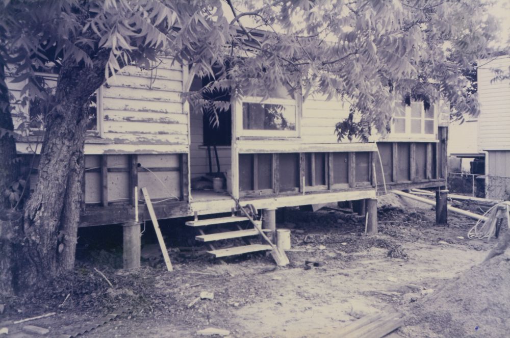 King's Cottage, 18 Dayboro Road Petrie, November 1994