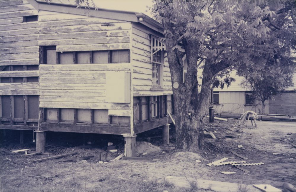 King's Cottage, 18 Dayboro Road Petrie, November 1994