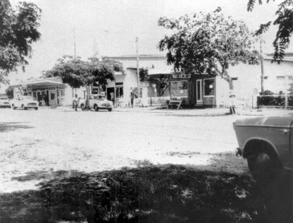 Saturday morning street scene in Anzac Avenue Kallangur in 1964