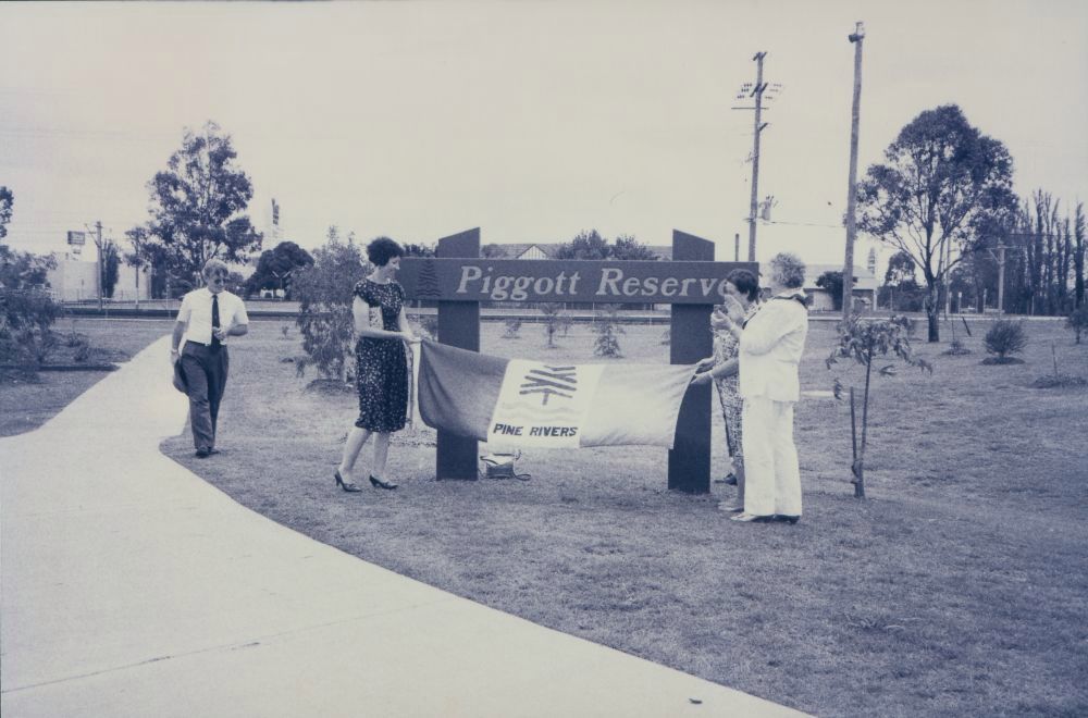 Piggott Reserve opening day, 11 November 1994