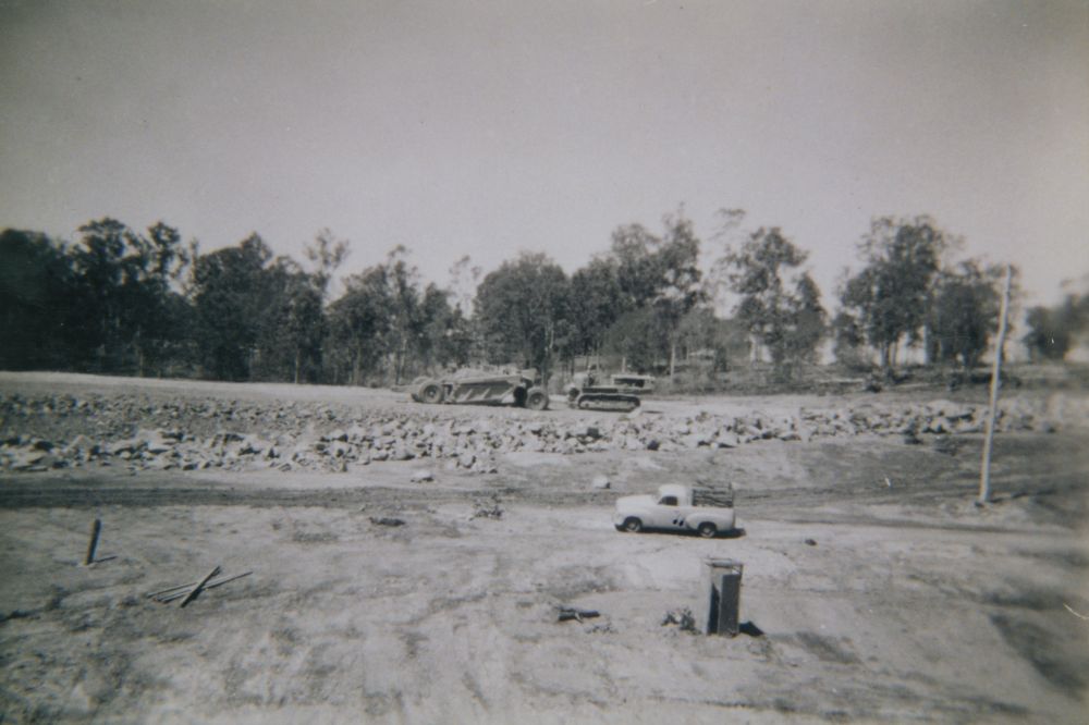 Construction of the Sideling Creek Dam (Lake Kurwongbah), ca. 1957