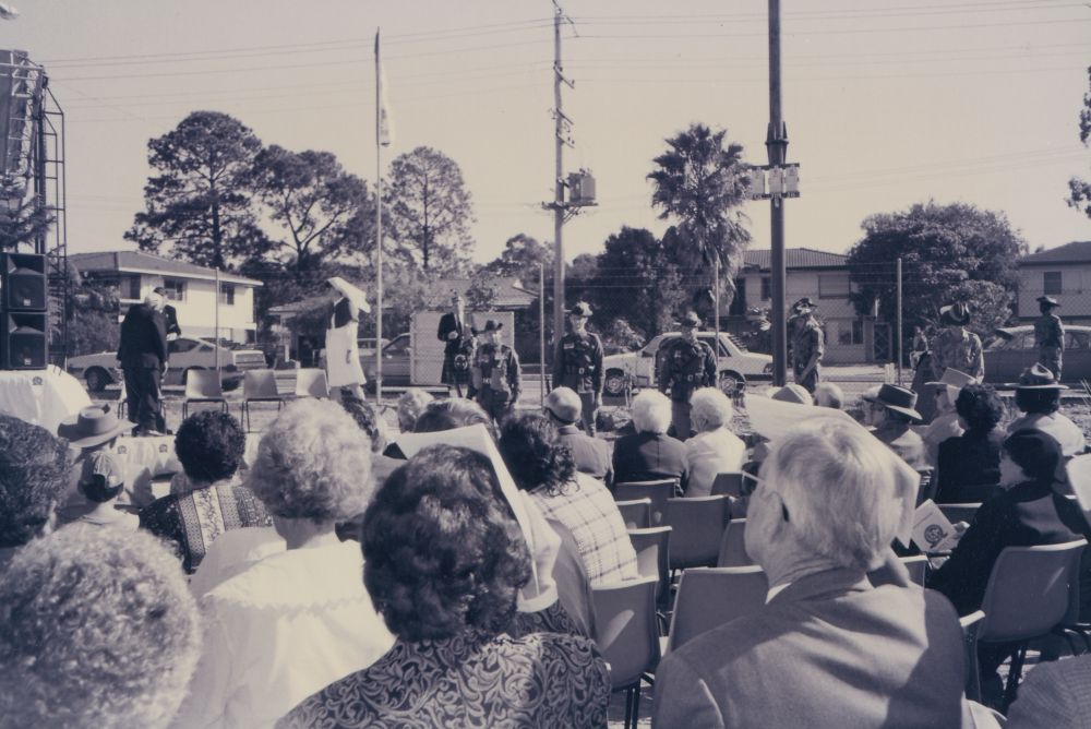 Unveiling ceremony of VP Day Memorial Cairn, Lawnton, 1995