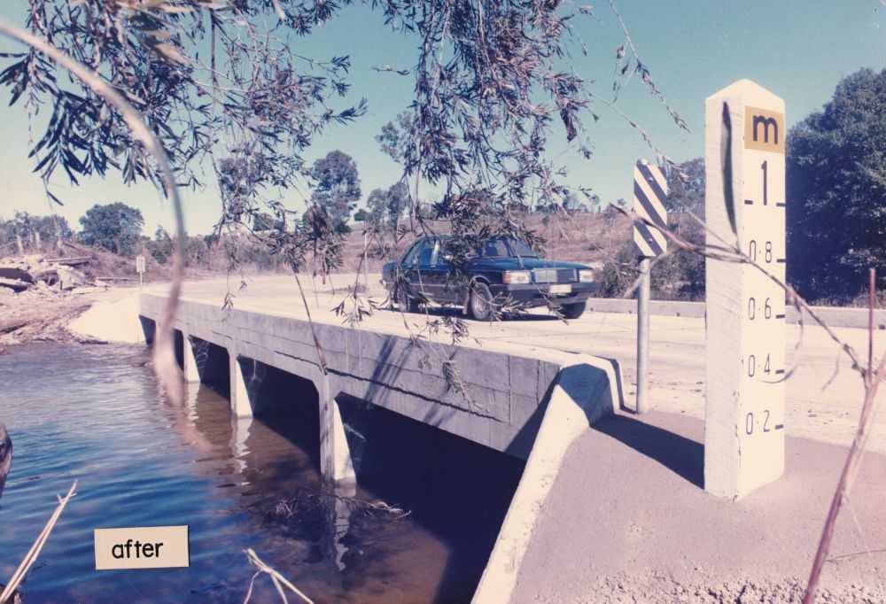 Youngs Crossing Road bridge after bridge works, 1985