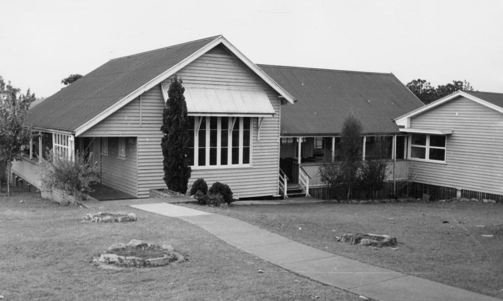 Original wing of the Petrie State School, 1976