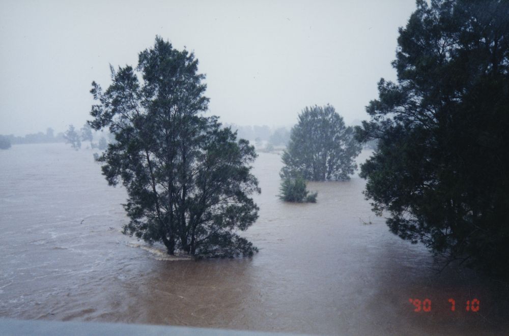 Flooding of South Pine River, April / May 1996