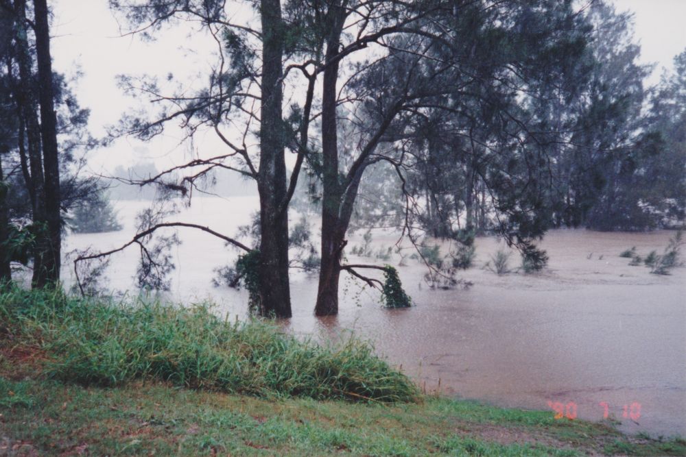 Flooding of South Pine River, April / May 1996