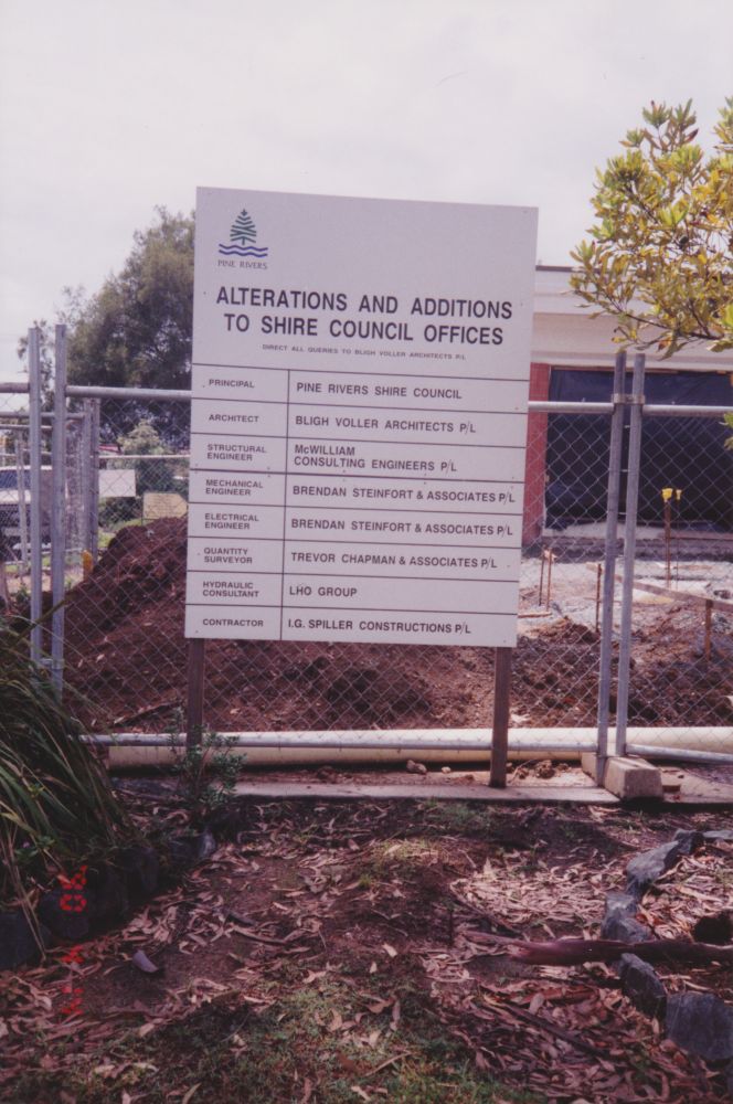 Construction of new addition to the Pine Rivers Shire Council Administration Building, ca. 1996