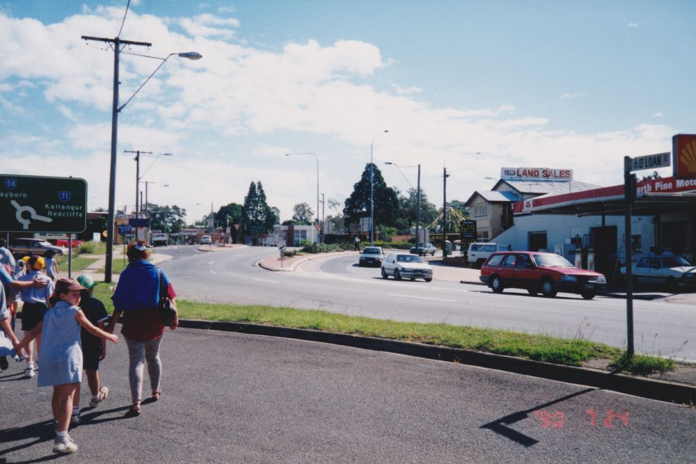 Petrie roundabout, 1996