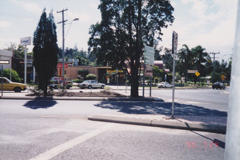 Petrie roundabout, 1996