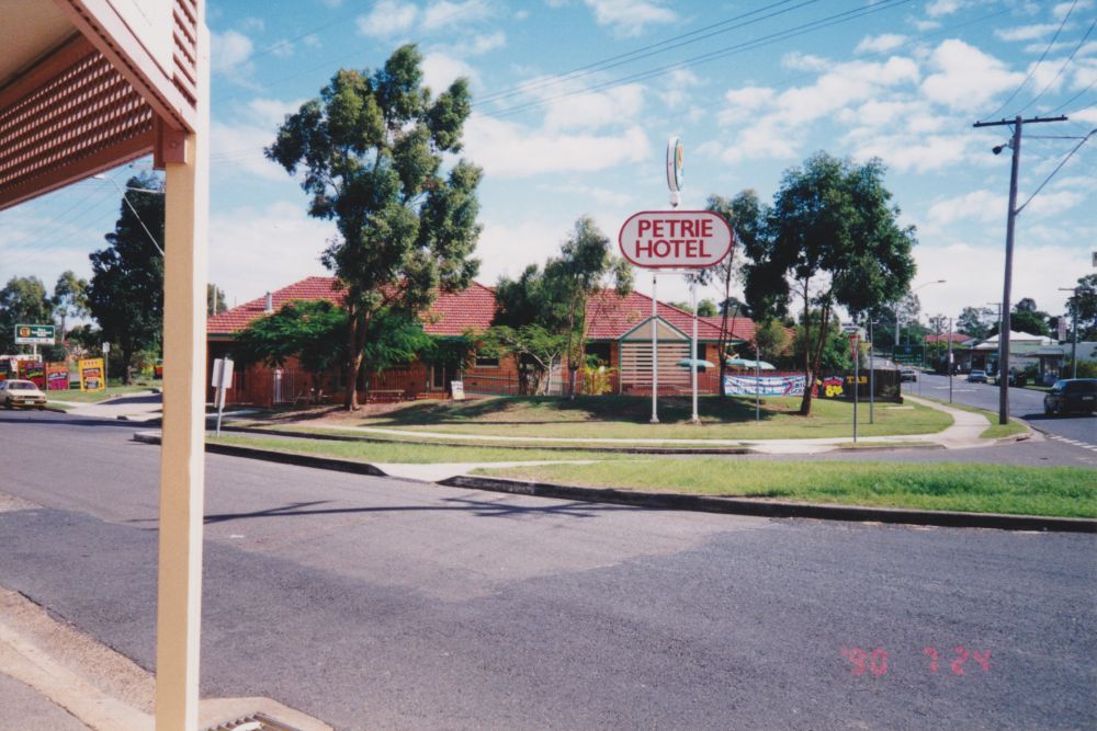 Petrie Hotel, 1996