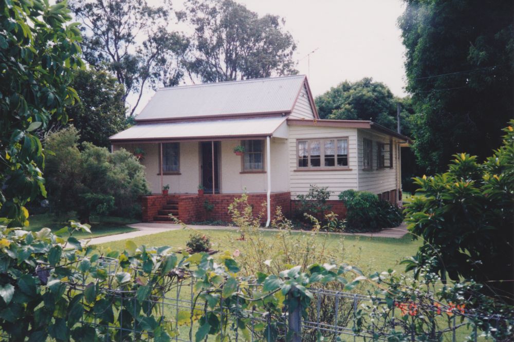 Old house at Petrie, 1996