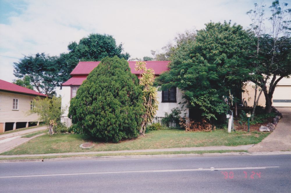 Old house at Petrie, 1996