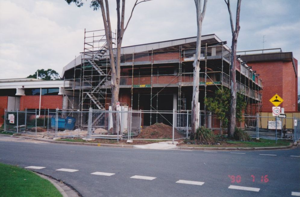 Stage 2 of the Pine Rivers Shire Council Administration building being constructed in Strathpine, 1996