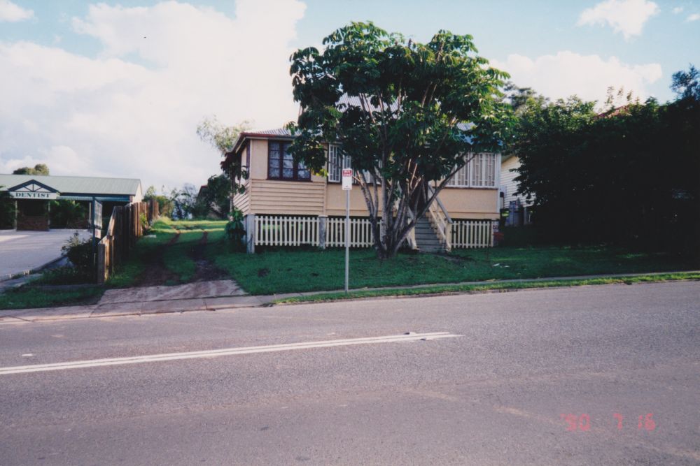 Old house on Dayboro Road in Petrie, 1996