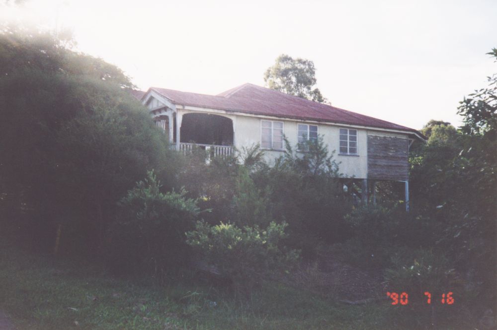 Old house on Dayboro Road in Petrie, 1996