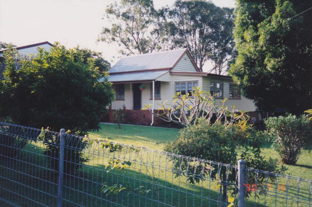 Old house on Dayboro Road in Petrie, 1996