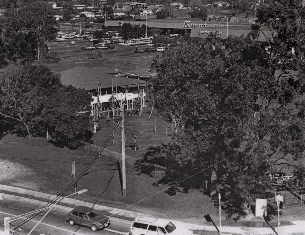 Corner of Patricks Road and Dawson Parade Arana Hills, 1986