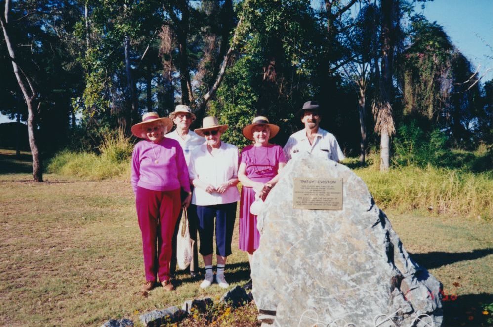 Petrie Historical Society walk around Petrie, 1996