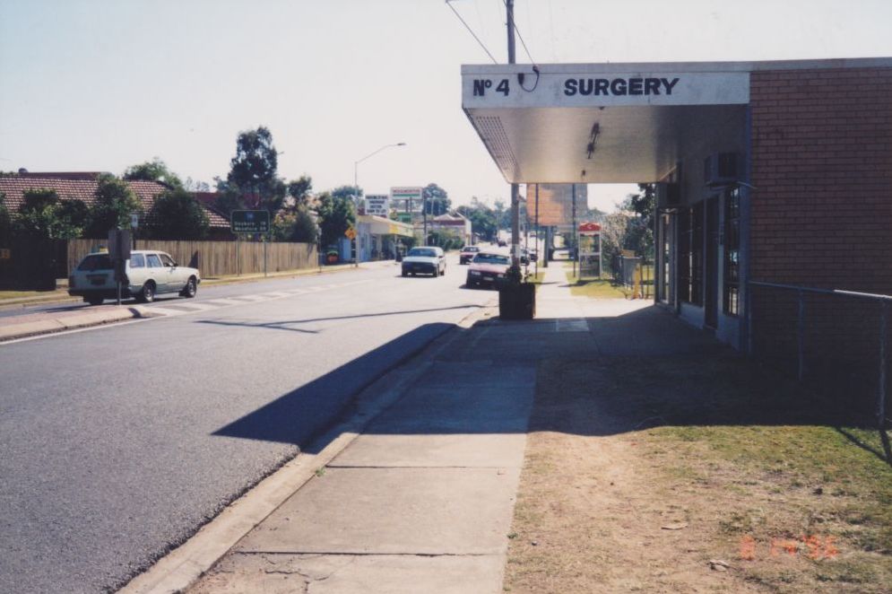 Petrie Historical Society walk around Petrie, 1996
