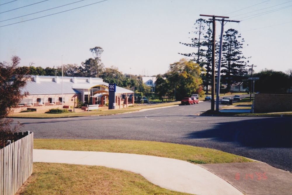 Petrie Historical Society walk around Petrie, 1996