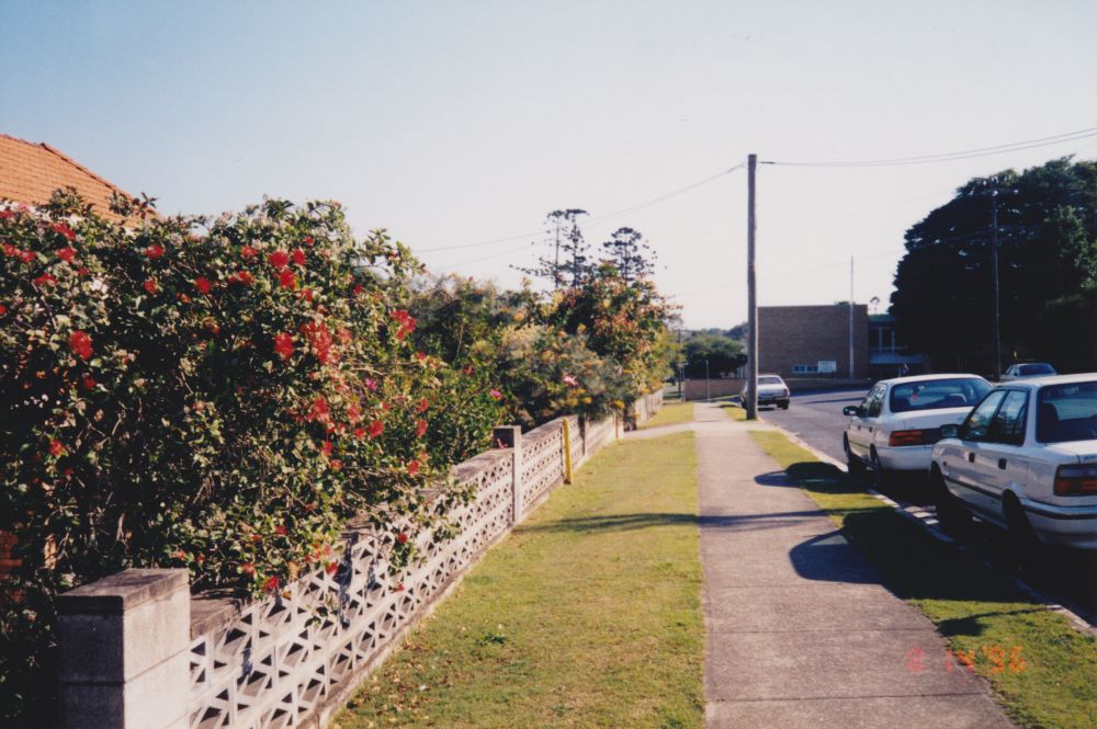 Petrie Historical Society walk around Petrie, 1996