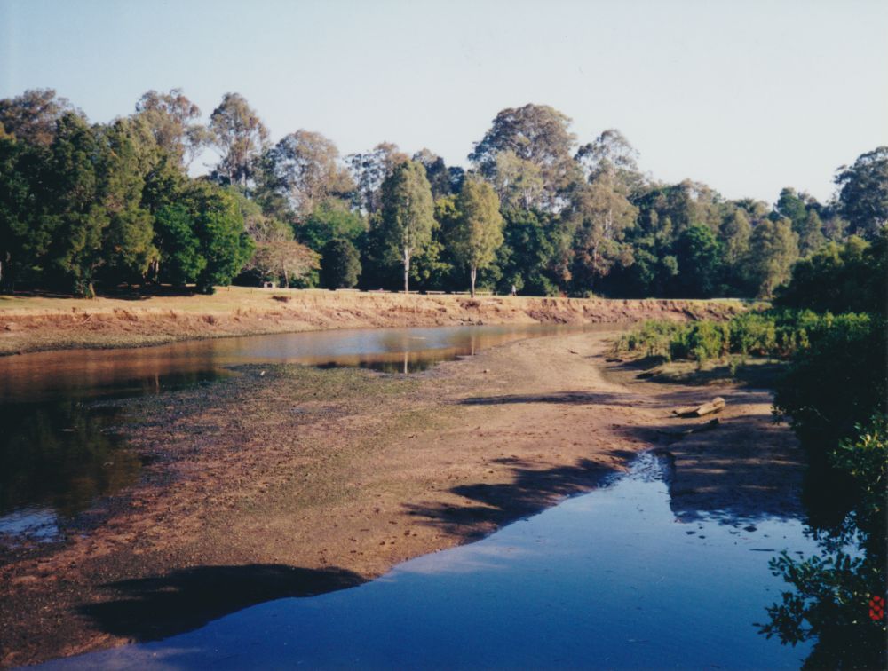 Petrie Historical Society walk around Petrie, 1996