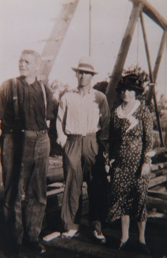 Percy Bagwell with Vince and Mavis Coulthard, ca. 1935