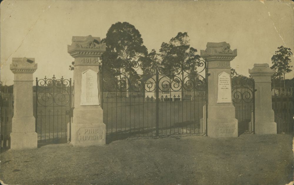 Postcard of the Lawnton Showground Memorial Gates, Gympie Road, Lawnton, ca. 1930