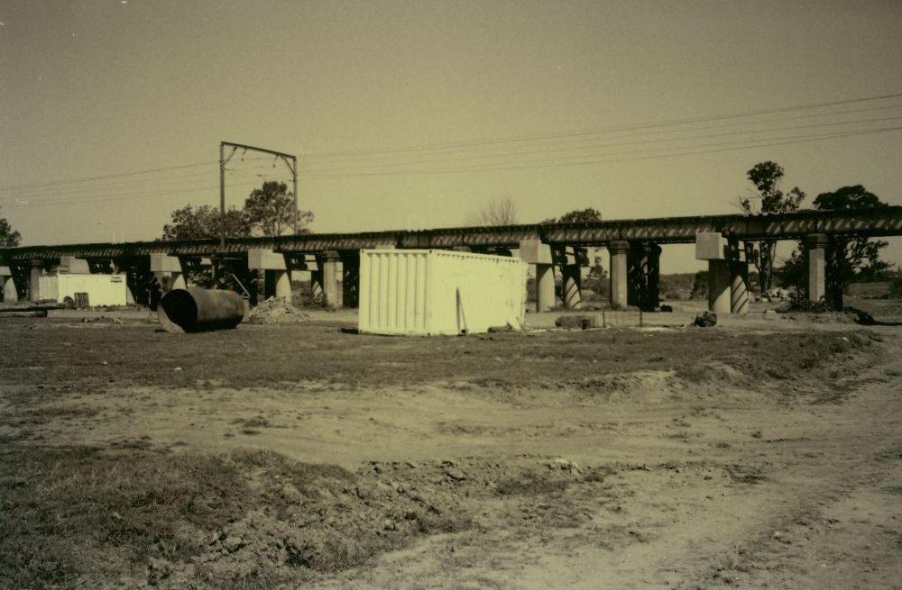 Work being carried out on South Pine River railway bridge, 1994