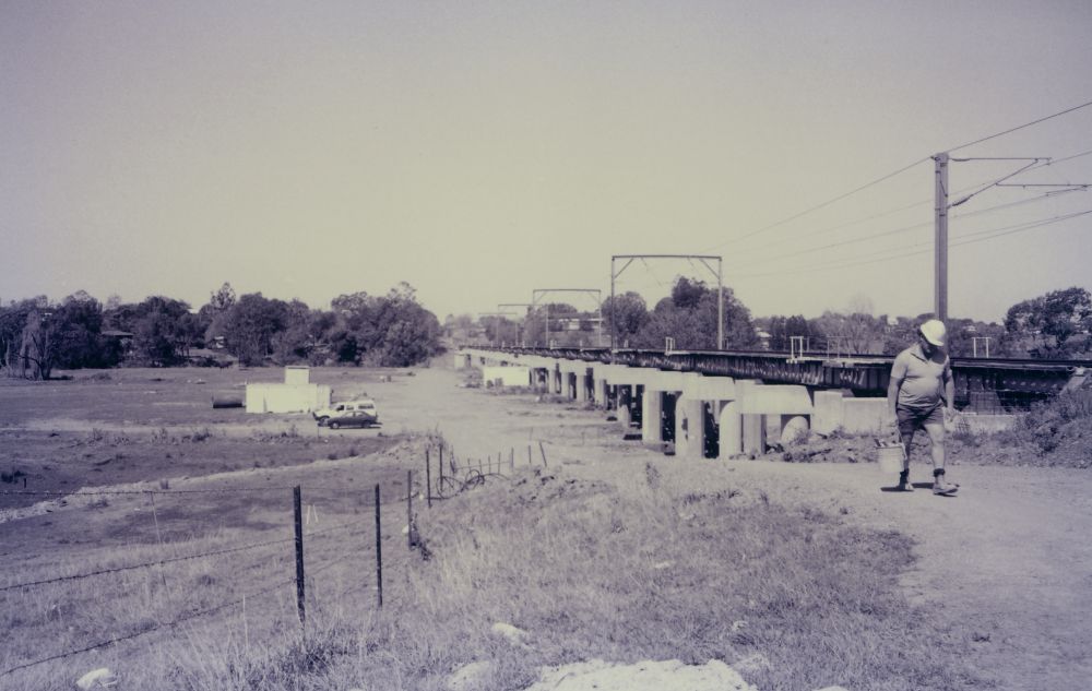Work being carried out on South Pine River railway bridge, 1994
