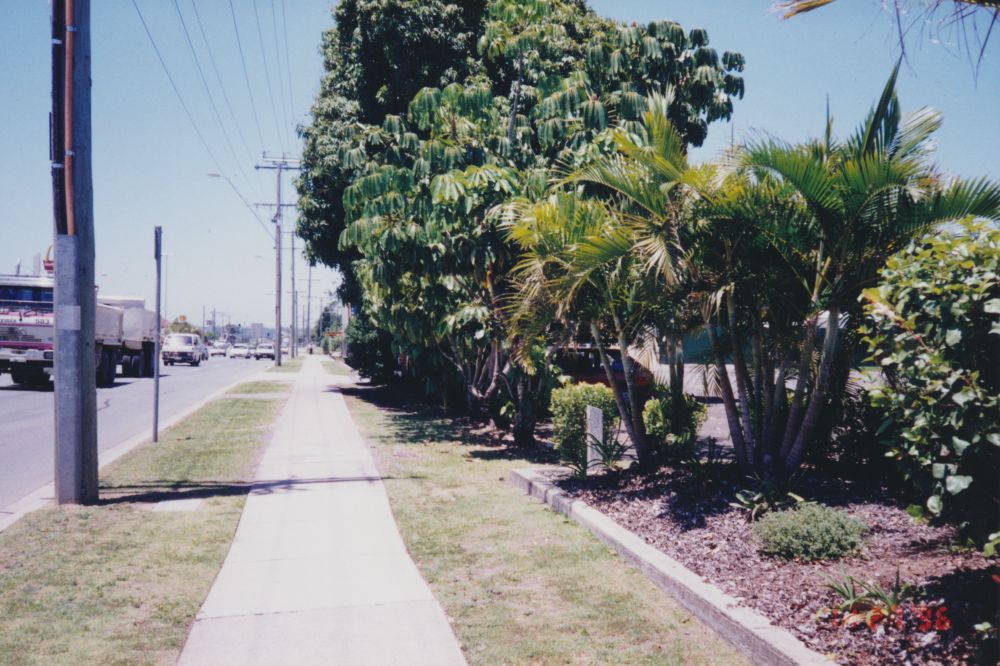 Footpath along Gympie Road Strathpine, 1996