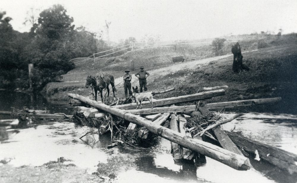 Flood damage to bridge at Drapers Crossing, 1929