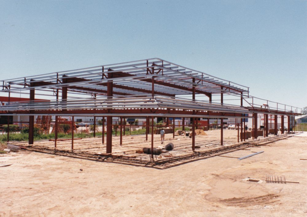 Construction of industrial building in Lawnton