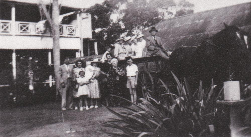 Group of people at Samsonvale homestead
