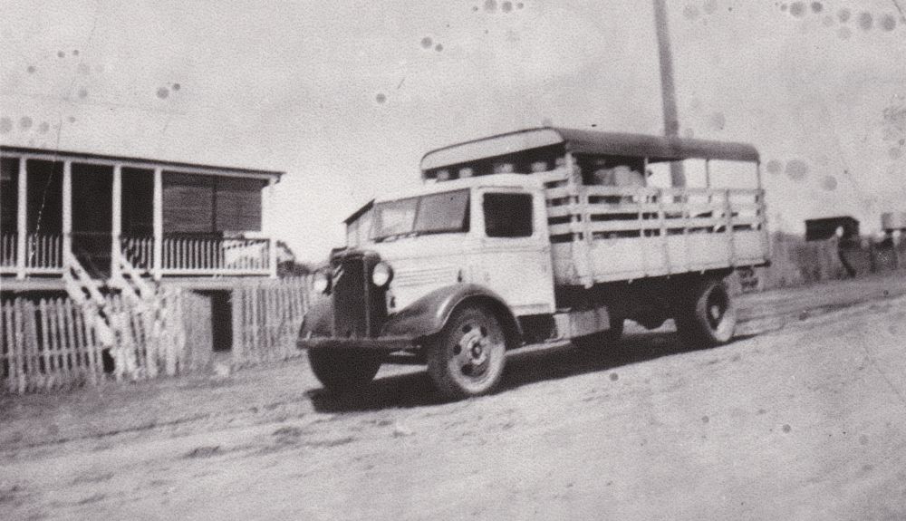Samford milk truck, ca. 1942