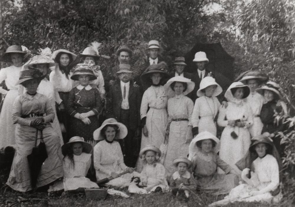Group of picnickers, ca. 1900