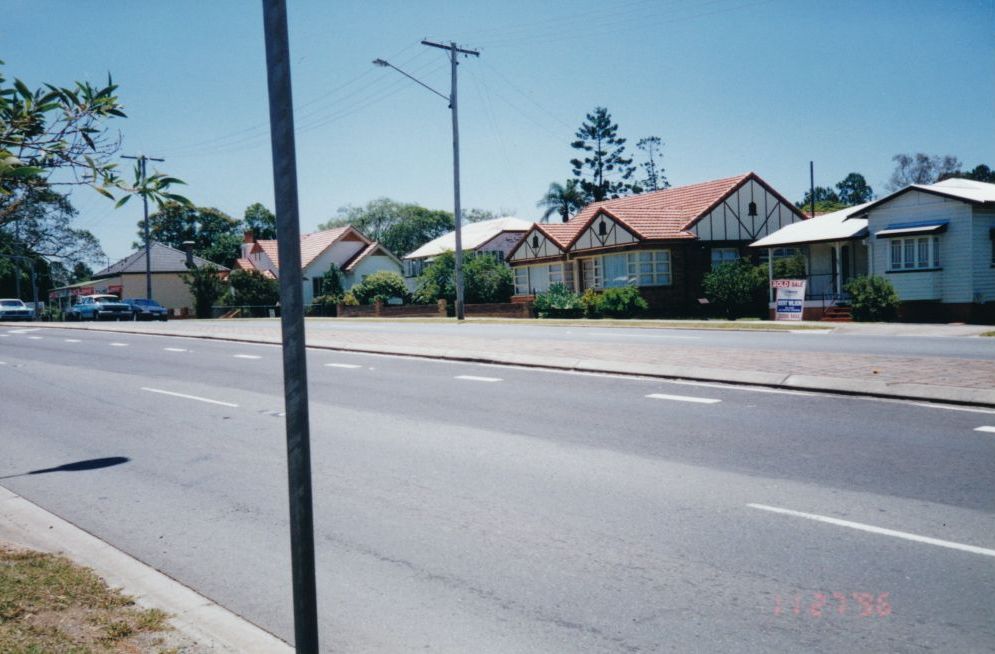 Houses along Gympie Road Strathpine, 1996
