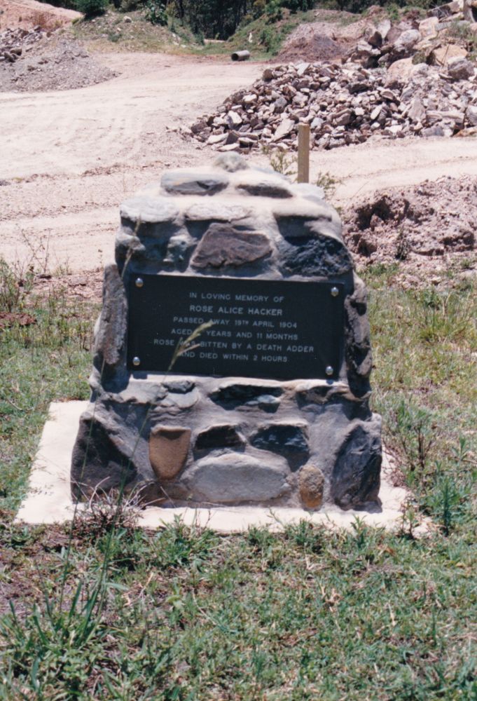 Gravesite of Rose Alice Hacker