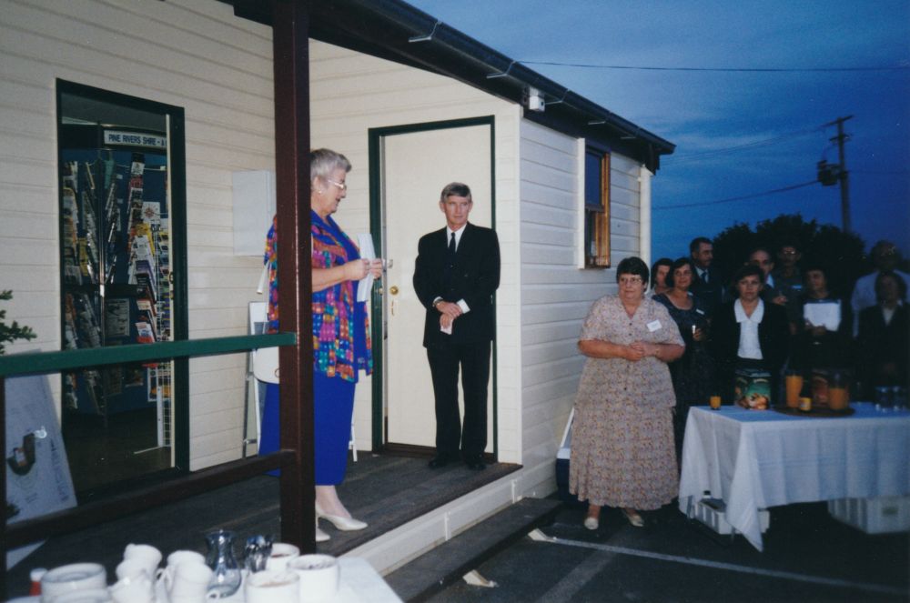 Opening of Daisy Cottage, new office for Tourism Pine Rivers in Strathpine, 1998