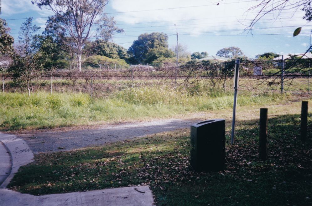 Historic plaque and surviving grapevine on the site of the Ebert family vineyard, Lawnton, 1998