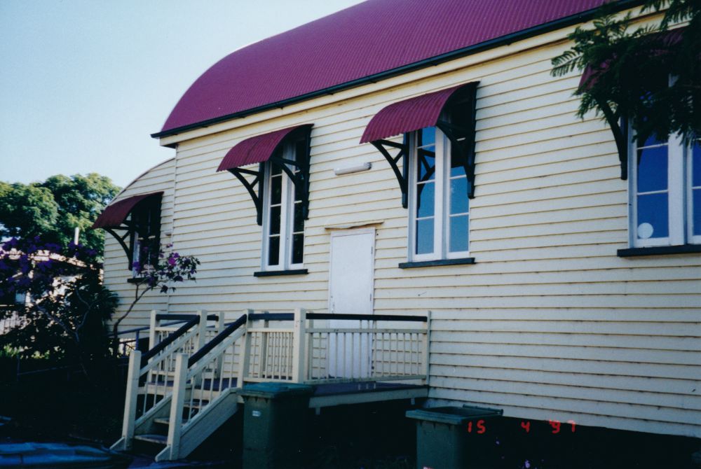 Side view of the North Pine School of Arts at Petrie, 1997