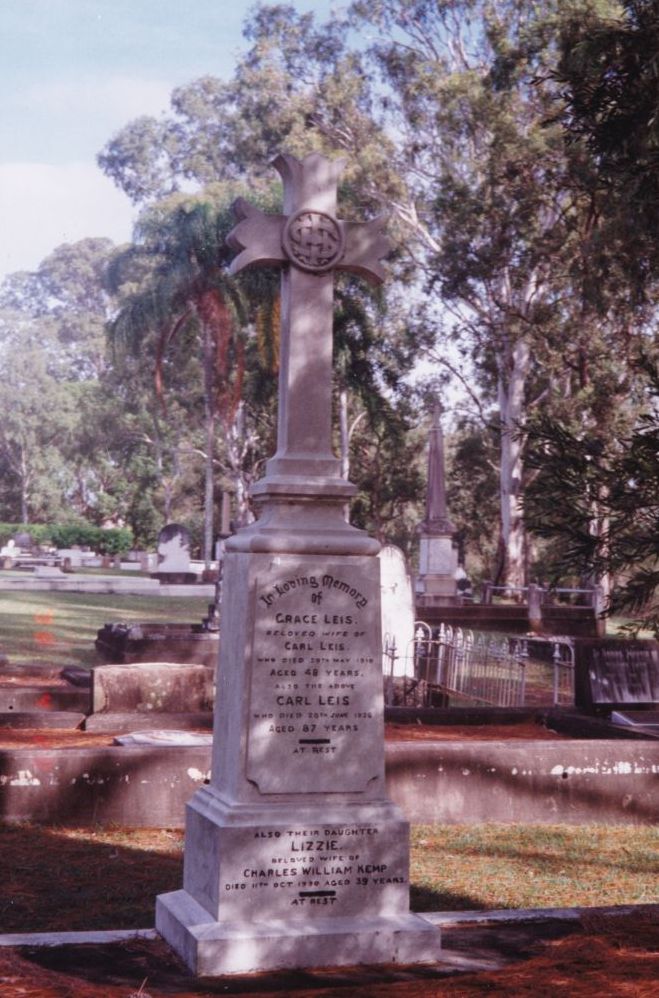 Graves of Carl Leis and family at the Lawnton Cemetery, 1998