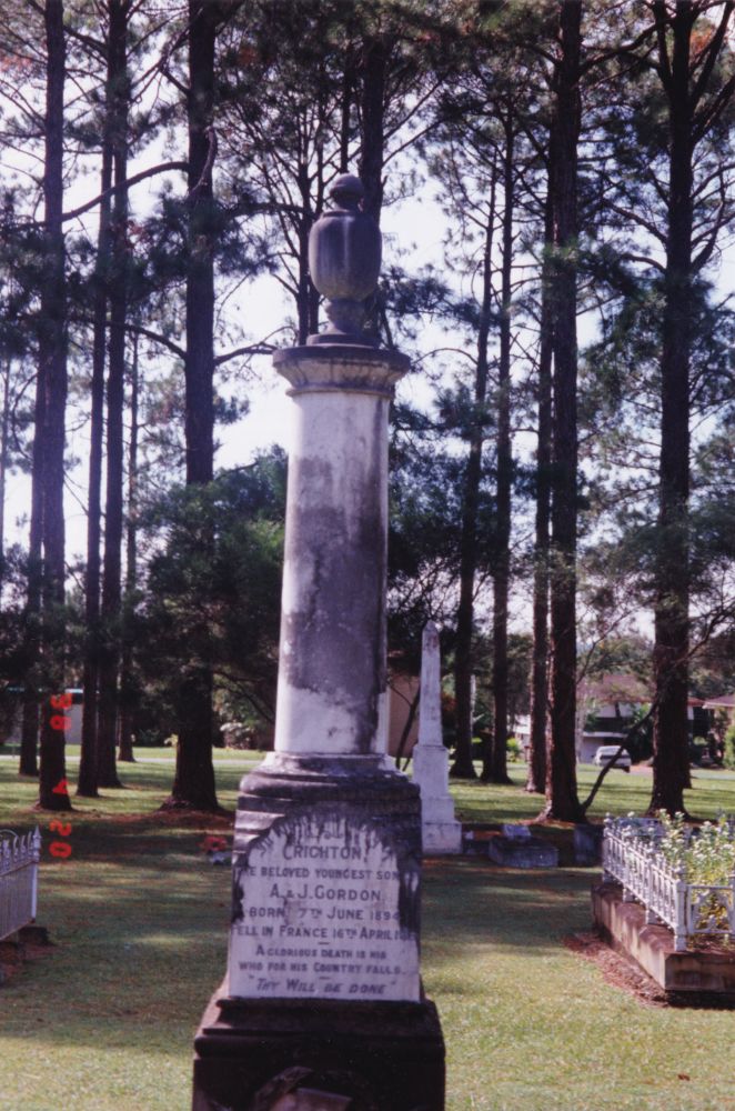 One of the graves and monuments of the Gordon family at Lawnton Cemetery, 1998