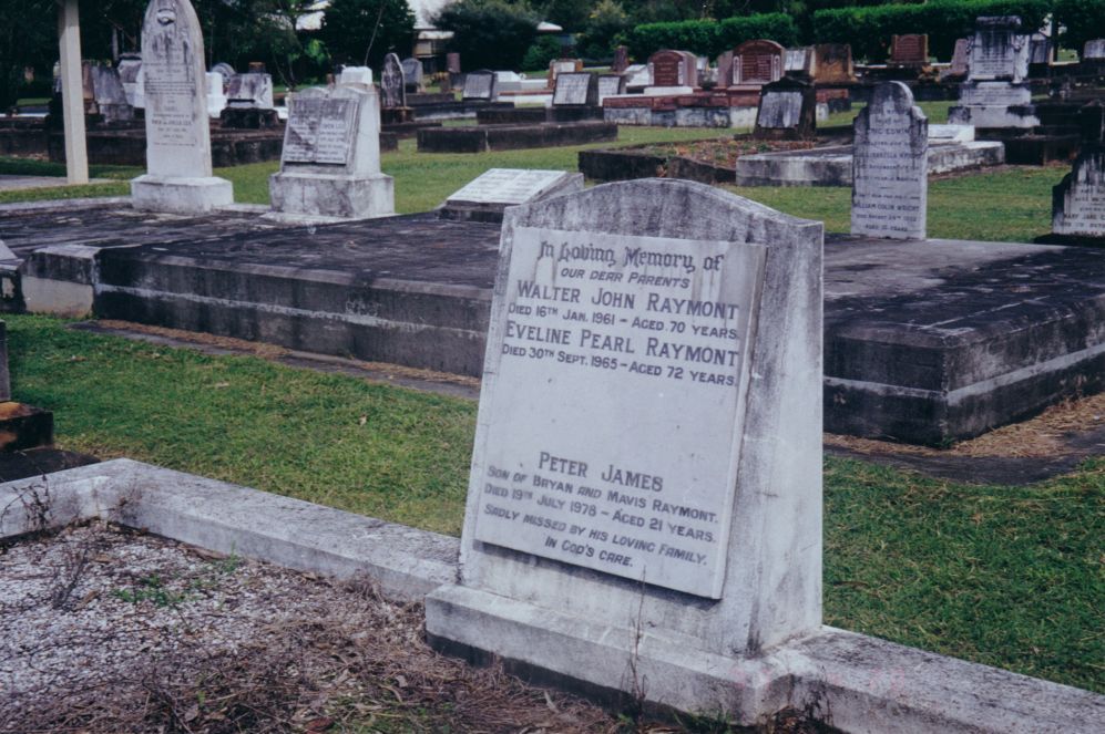 Graves of Walter John Raymont, Eveline Pearl Raymont and Peter James Raymont at Lawnton Cemetery, 1998