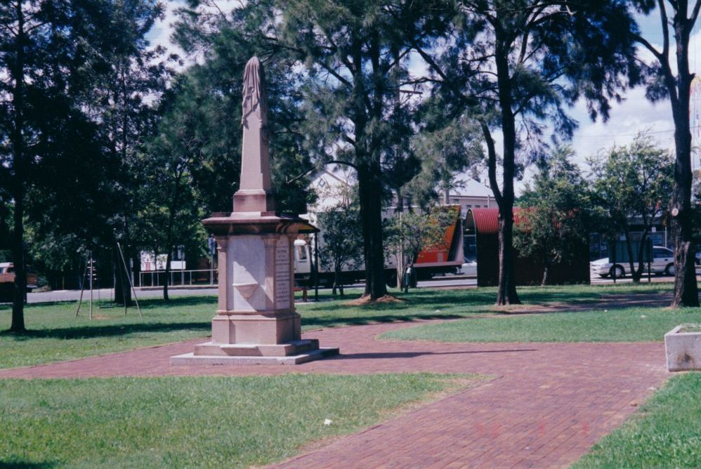 Tom Petrie Memorial at Petrie, 1998